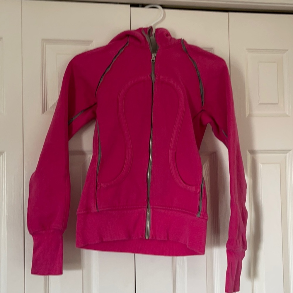 Rare lululemon Scuba find size 2🥰🥰